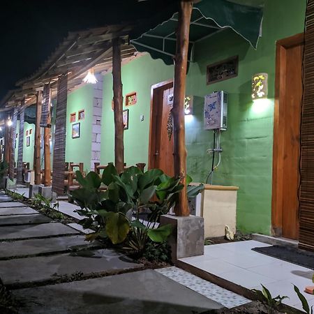 Wooden Kemiren Homestay Banyuwangi بانيووانجى المظهر الخارجي الصورة