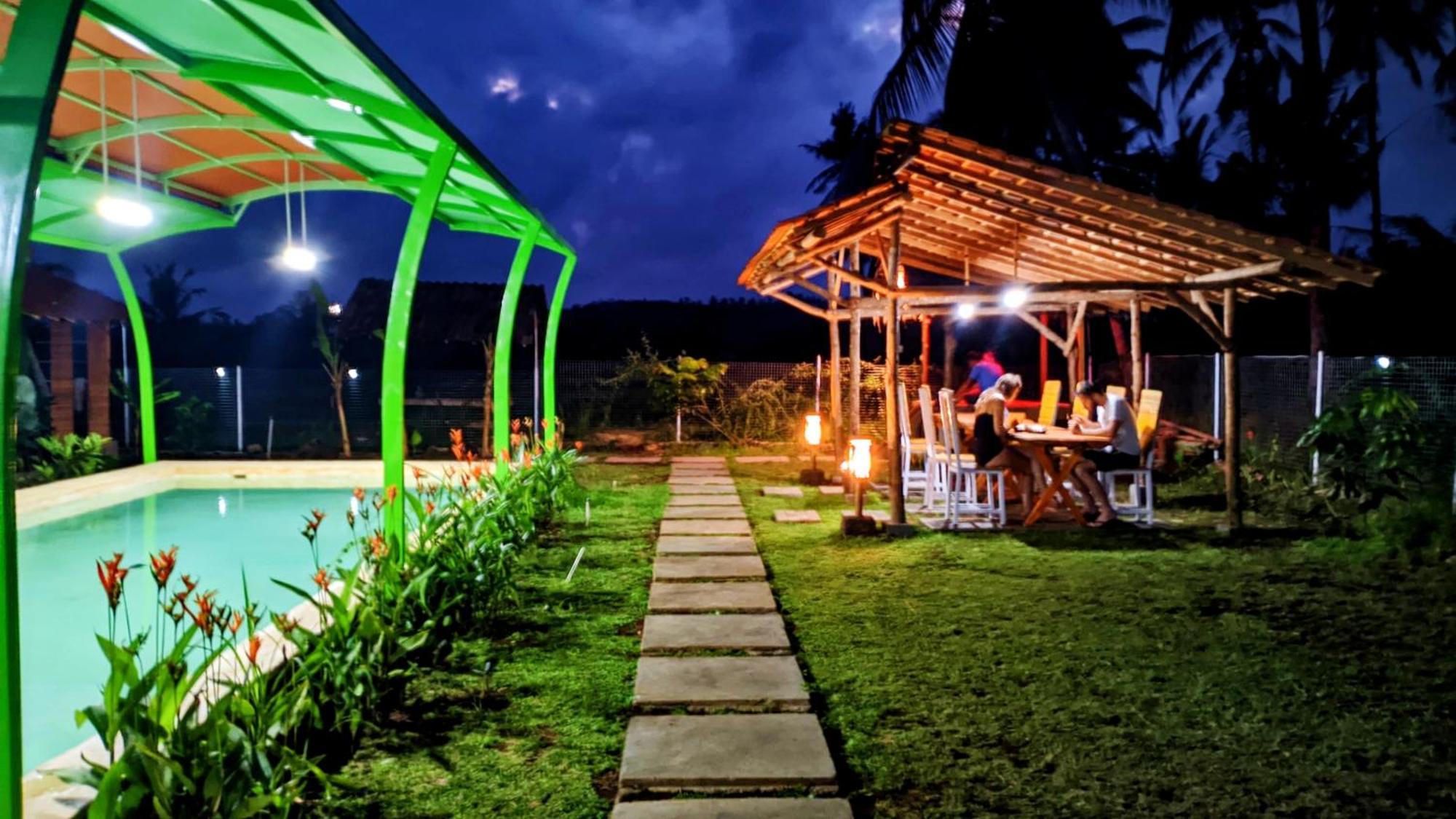 Wooden Kemiren Homestay Banyuwangi بانيووانجى المظهر الخارجي الصورة