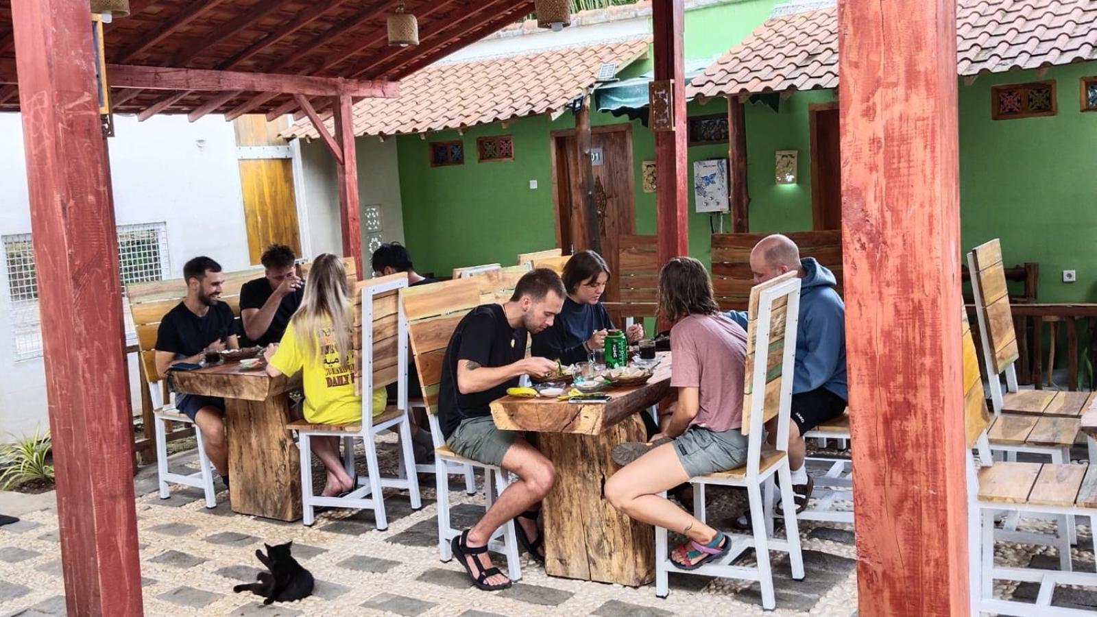 Wooden Kemiren Homestay Banyuwangi بانيووانجى المظهر الخارجي الصورة